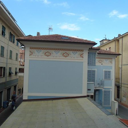 Appartamento Stella Marina In Pieno Centro Di Pietra Ligure Sulla Passeggiata E A Un Passo Dal Mare Εξωτερικό φωτογραφία