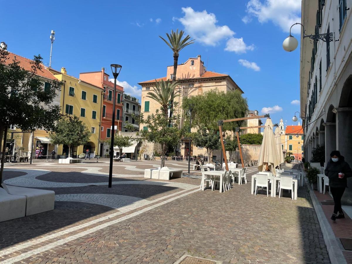 Appartamento Stella Marina In Pieno Centro Di Pietra Ligure Sulla Passeggiata E A Un Passo Dal Mare Εξωτερικό φωτογραφία