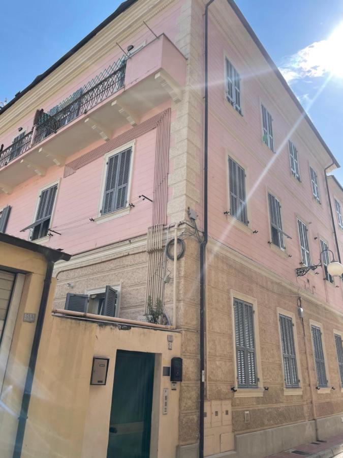 Appartamento Stella Marina In Pieno Centro Di Pietra Ligure Sulla Passeggiata E A Un Passo Dal Mare Εξωτερικό φωτογραφία