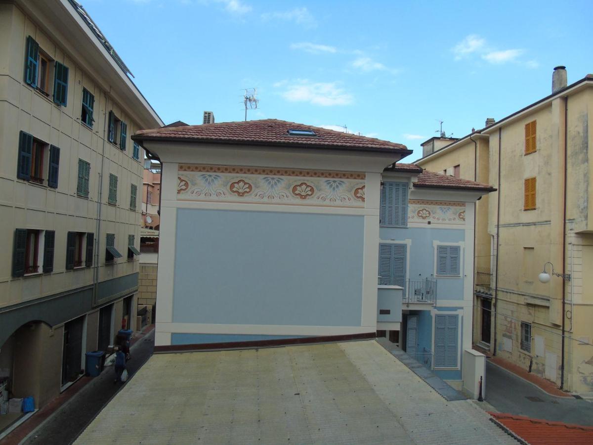 Appartamento Stella Marina In Pieno Centro Di Pietra Ligure Sulla Passeggiata E A Un Passo Dal Mare Εξωτερικό φωτογραφία
