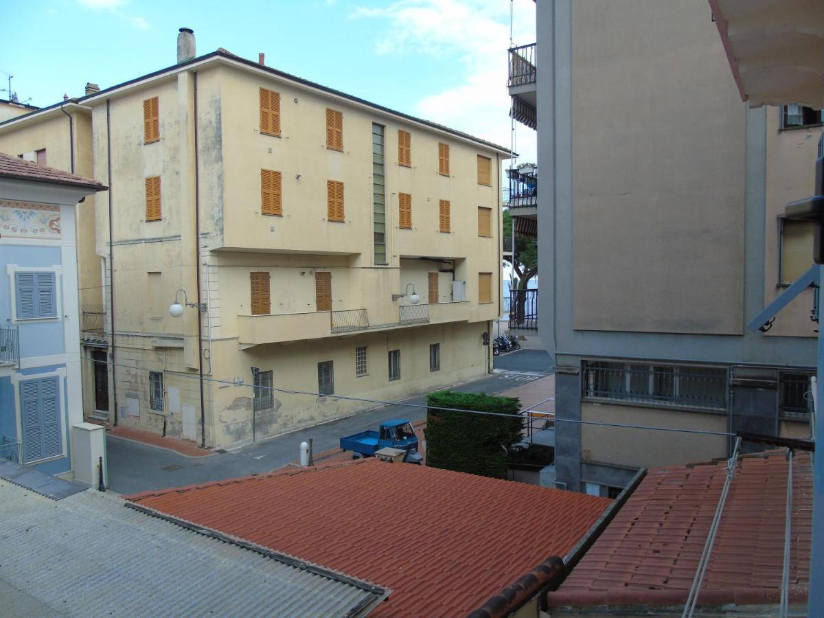 Appartamento Stella Marina In Pieno Centro Di Pietra Ligure Sulla Passeggiata E A Un Passo Dal Mare Εξωτερικό φωτογραφία